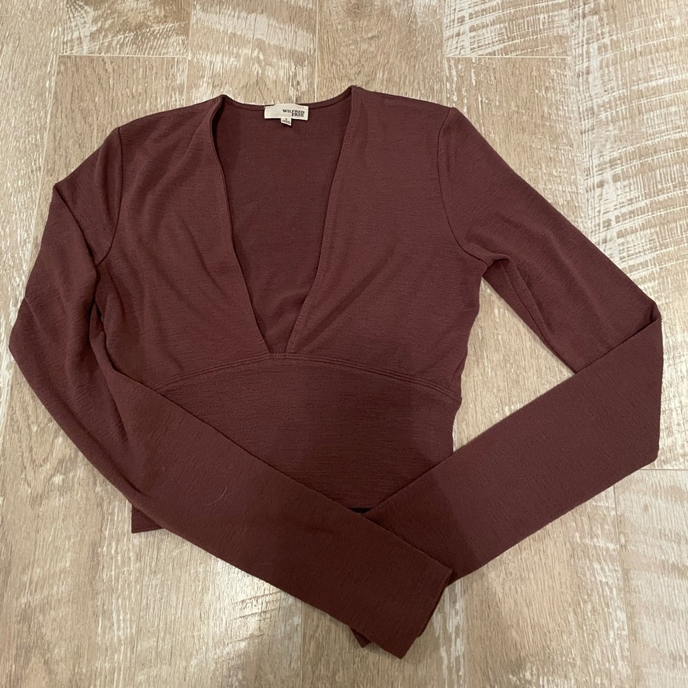 Aritzia Wilfred Free Cropped Sweater